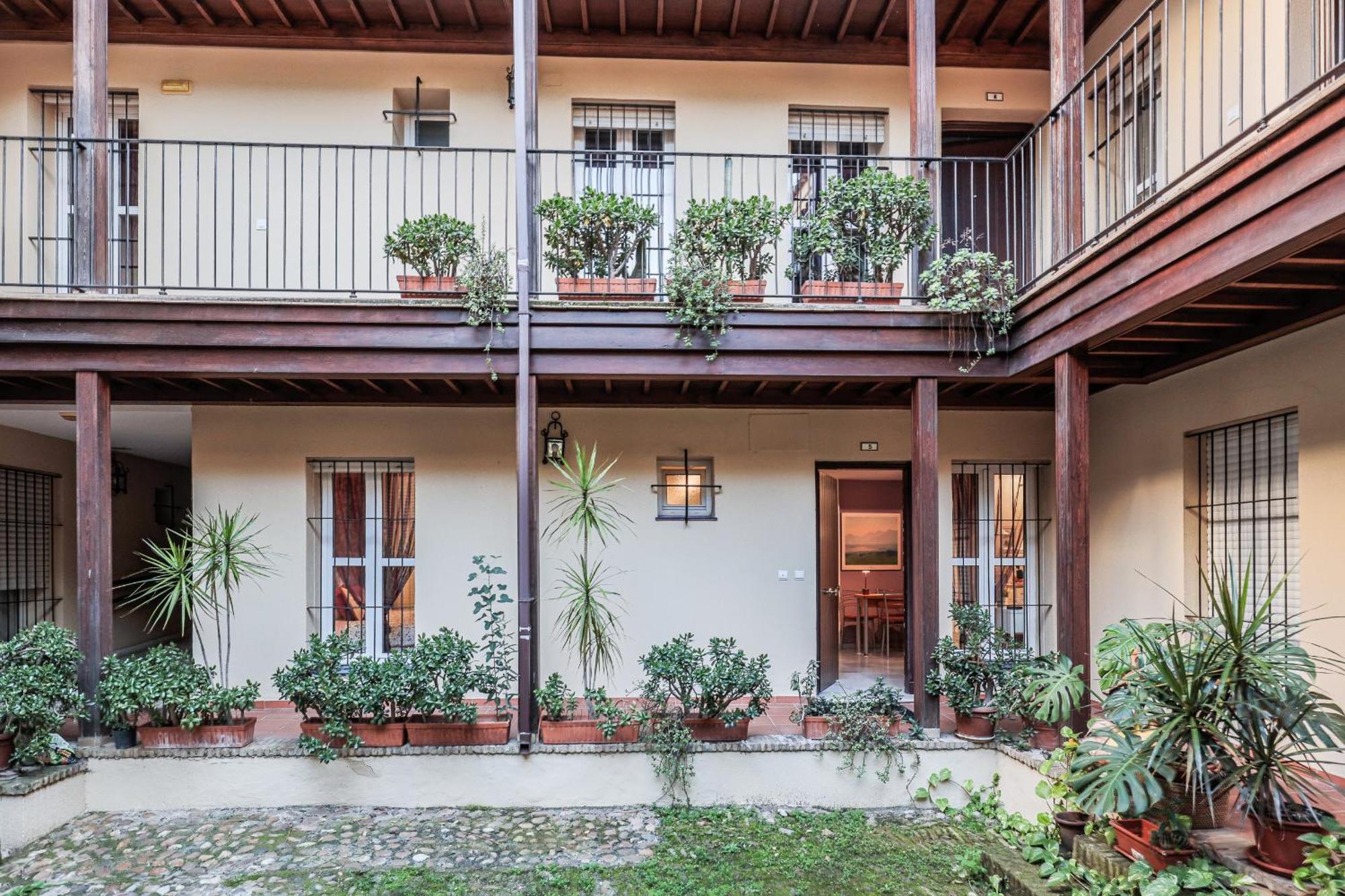 San Jacinto Location Triana * Siviglia